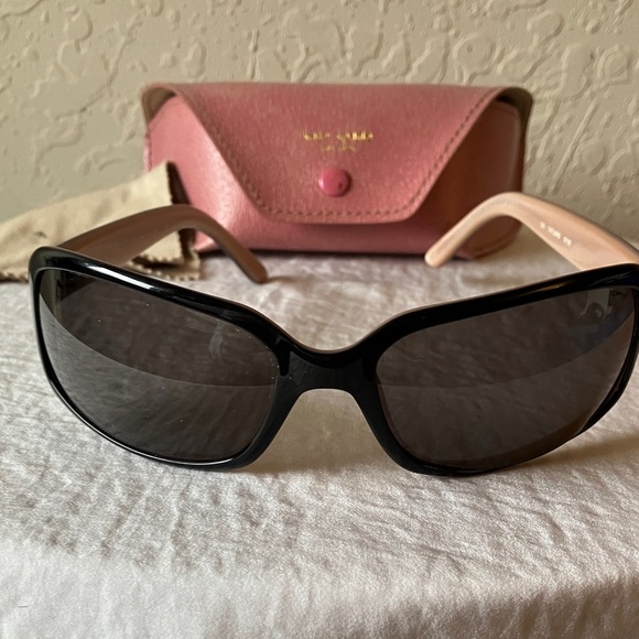 Kate Spade: VTG Tatums Sunglasses- case & cloth- marks main image 16